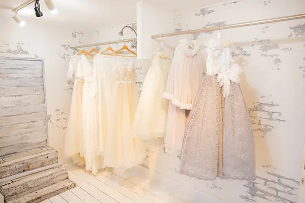 STUDIO HARE photo&movie (アオキ写真館) | 浜松市のフォトスタジオ | ドレスルーム