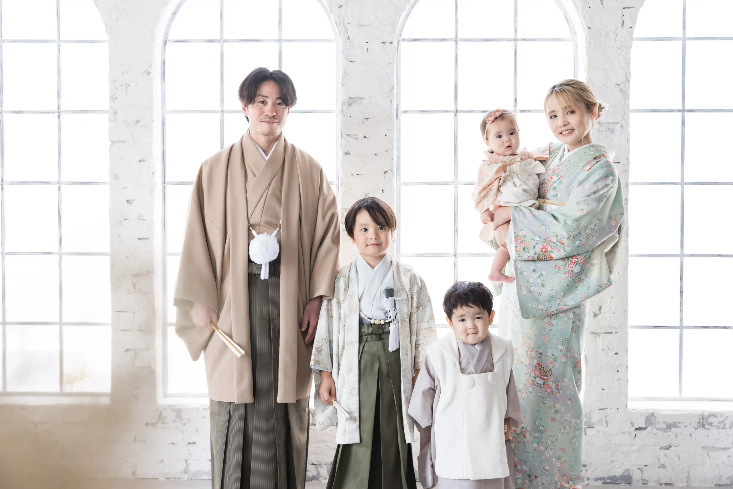 STUDIO HARE photo&movie (アオキ写真館) | 浜松市のフォトスタジオ | ご家族みんなで<span class="c-spbr">特別な思い出に</span>